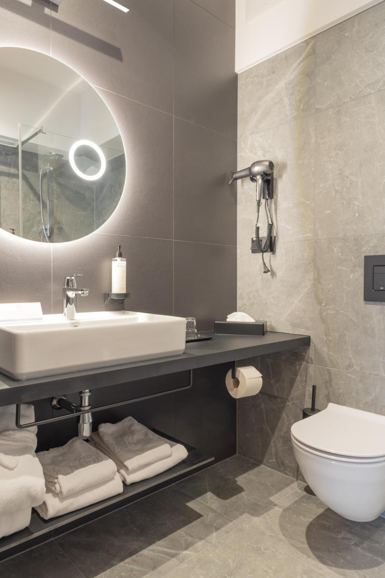 Conference & Hotel 4*